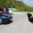 NewCarz-Mercedes-Benz-E-Klasse-Smartphone