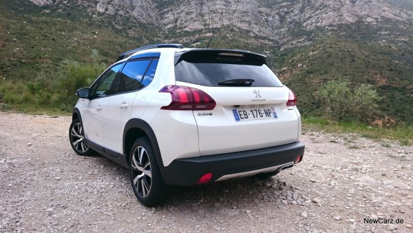 NewCarz-Peugeot-2008-02