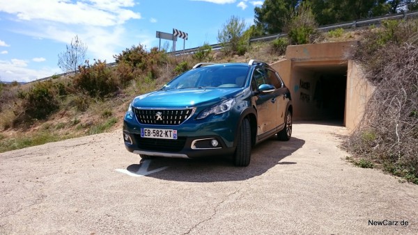 NewCarz-Peugeot-2008-08