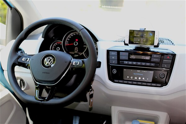 NewCarz-VW-Up!-FB-09