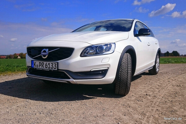 NewCarz-Volvo-V60-Cross-Country-06