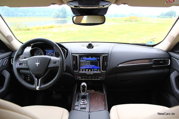 NewCarz-Maserati-Levante-2016 (11)