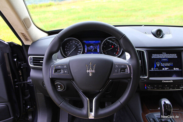 NewCarz-Maserati-Levante-2016 (31)