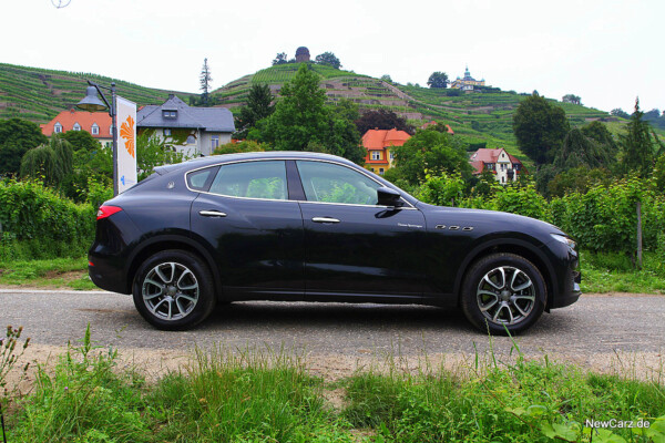 NewCarz-Maserati-Levante-2016 (58)