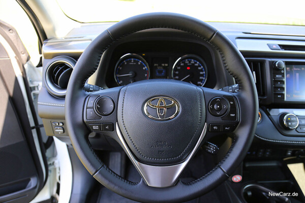 NewCarz-Toyota-RAV4-2016 (32)