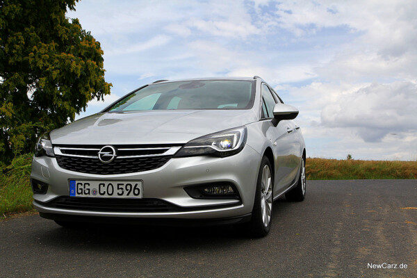 NewCarz-Opel-Astra-Sports-Tourer (16)