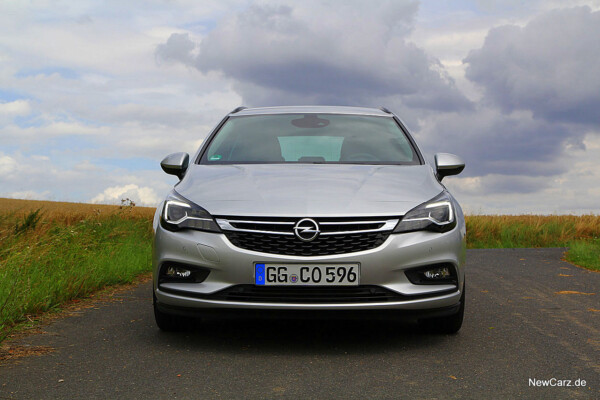 NewCarz-Opel-Astra-Sports-Tourer (2)