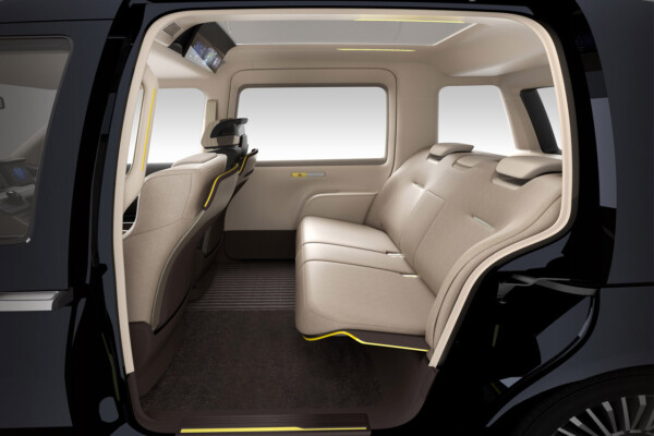 NewCarz-Toyota-Taxi-Concept (3)