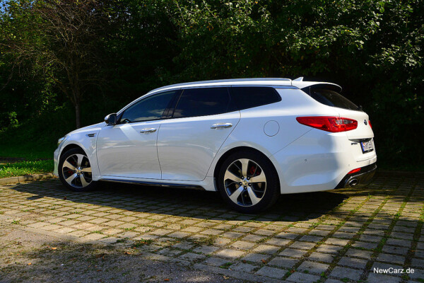 NewCarz-Kia-Optima-GT (14)