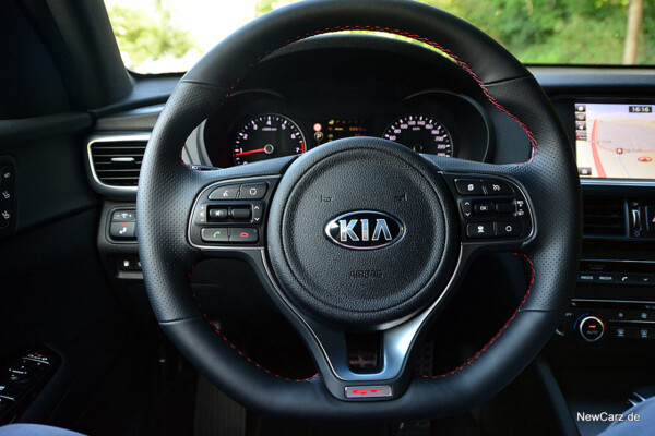 NewCarz-Kia-Optima-GT (9)