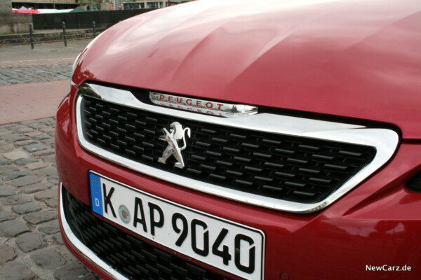 NewCarz-Peugeot-308-GTi-03