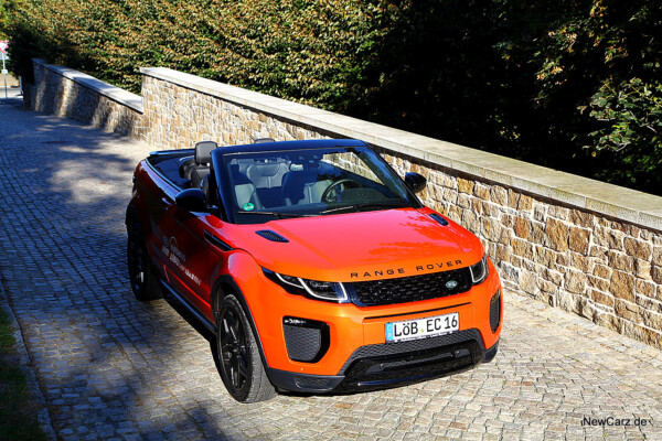 NewCarz-Range-Rover-Evoque-Cab (37)