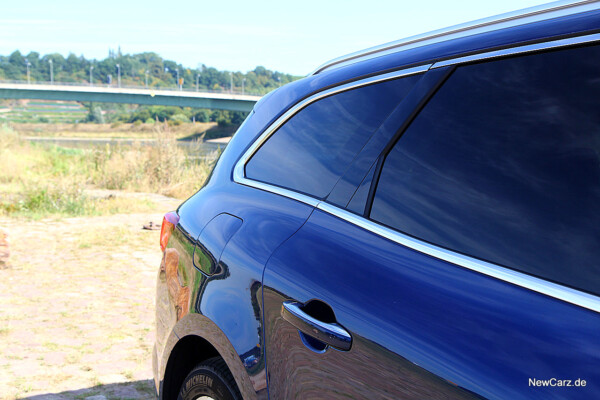 NewCarz-Renault-Talisman-Grandtour (39)