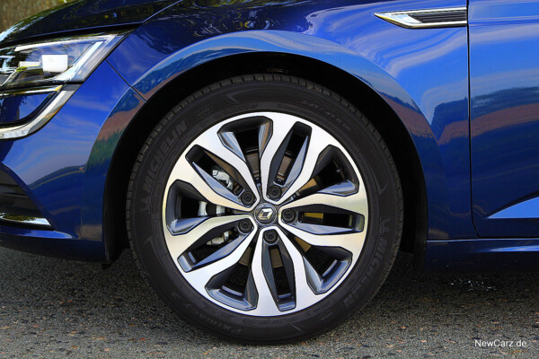 NewCarz-Renault-Talisman-Grandtour (47)