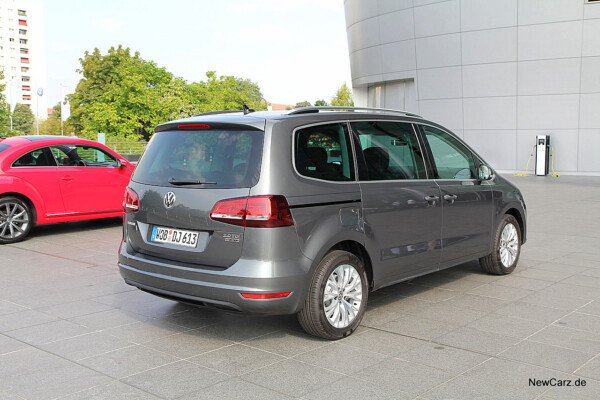 NewCarz-VW-Sharan-4Motion (4)