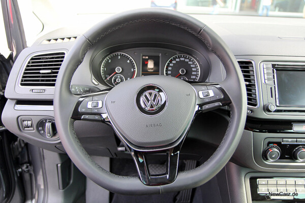 NewCarz-VW-Sharan-4Motion (6)