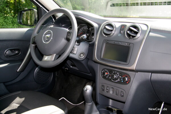 newcarz-dacia-sandero-08