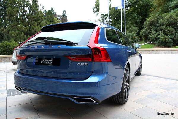 newcarz-volvo-v90-02