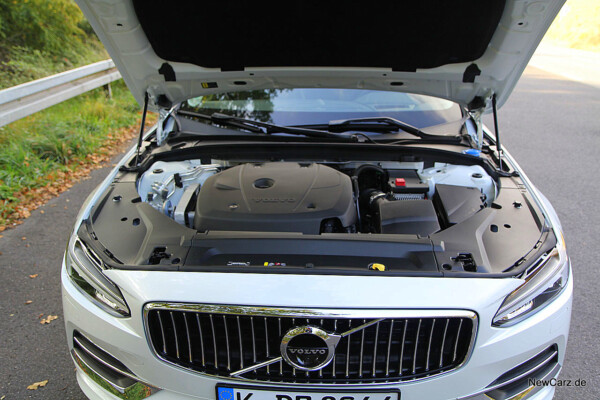 newcarz-volvo-v90-12