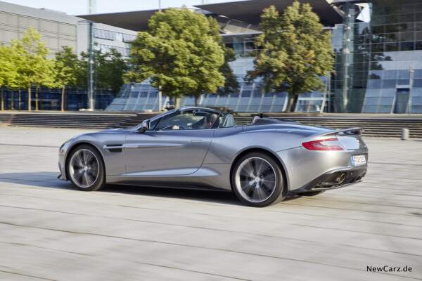 newcarz-aston-martin-vanquish-volante-21