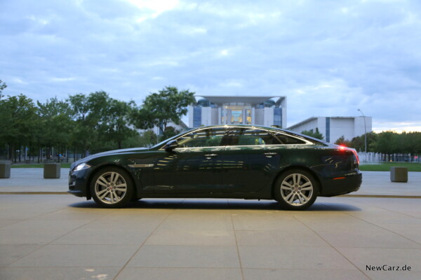 newcarz-jaguar-xj-portfolio-04