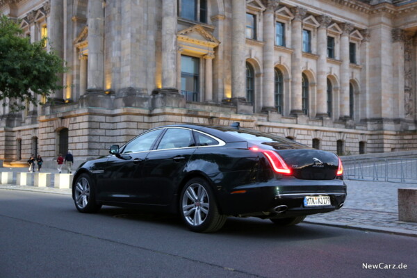 newcarz-jaguar-xj-portfolio-05