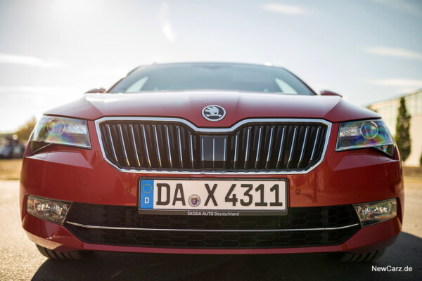 newcarz-skoda-superb-combi06