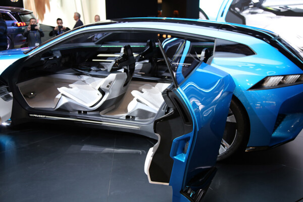 Peugeot Instinct Concept Doors open