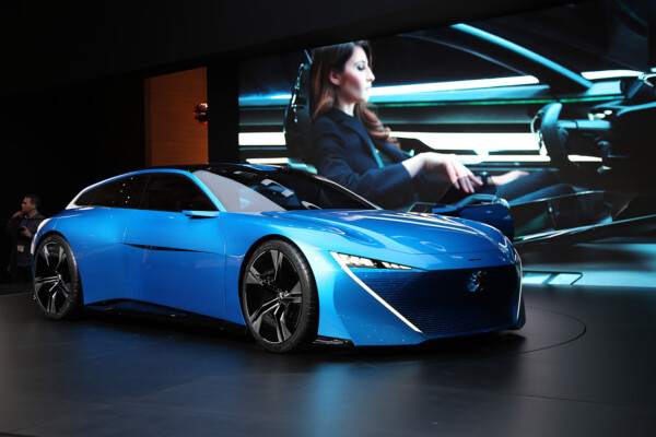 Peugeot Instinct Concept schräg