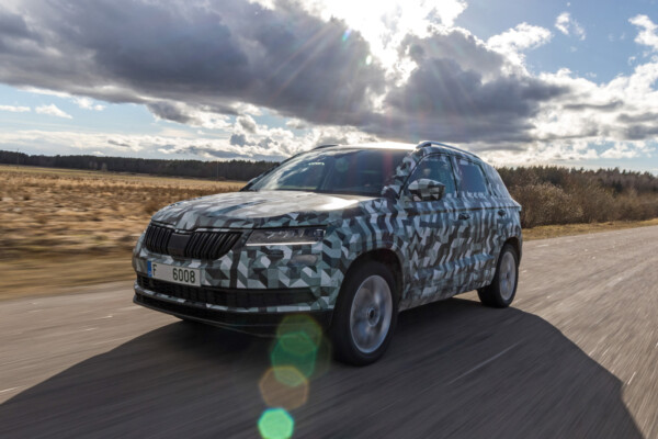 Skoda KAROQ schräg vorn