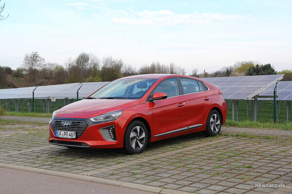 Hyundai IONIQ Hybrid Solar