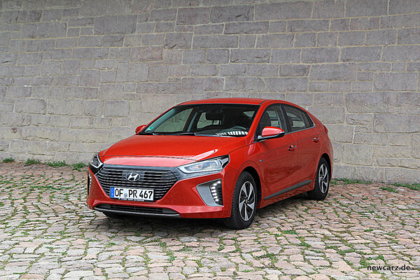 Hyundai IONIQ Hybrid Parking