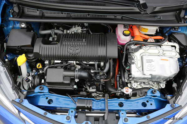 Toyota Yaris 2017 Hybrid Engine