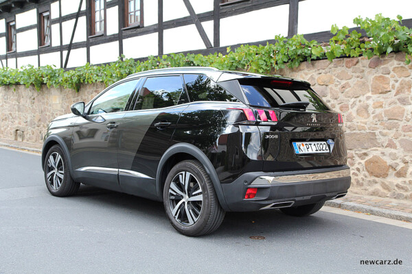 Peugeot 3008 GT schräg hinten