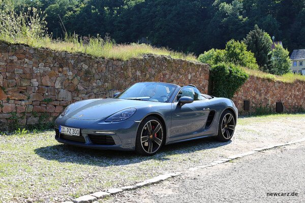 Porsche 718 Boxster S schräg vorn links