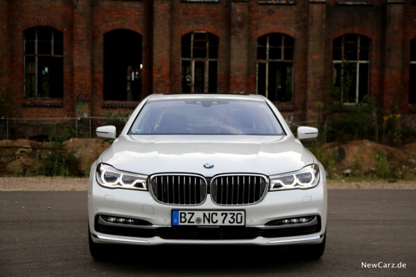 BMW 730d xDrive Front