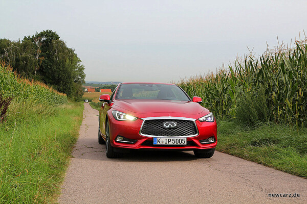 Infiniti Q60 Front schräg