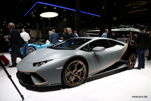 Lamborghini Huracan Performante vorn schräg