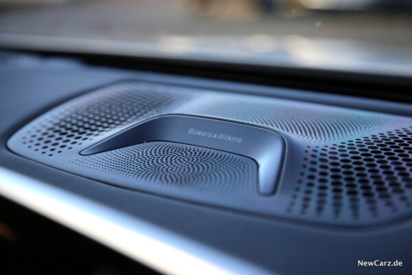 BMW 7er Bowers & Wilkins Diamond Surround Sound System