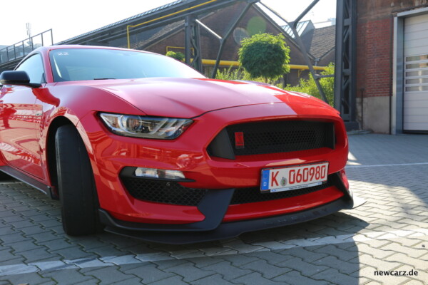 Ford Mustang Shelby GT350 Front