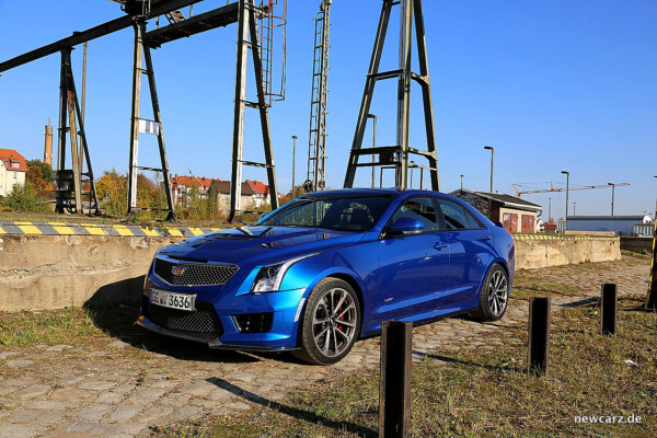 Cadillac ATS-V schräg vorn links