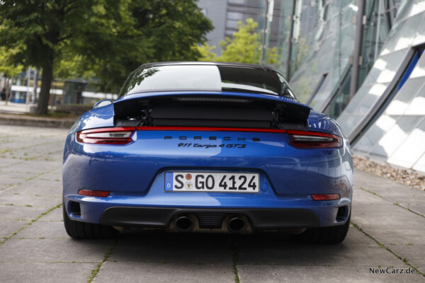 Porsche 911 Targa 4 GTS Heckansicht 