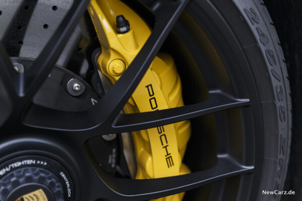 Porsche 911 Targa 4 GTS Porsche Ceramic Composite Brake