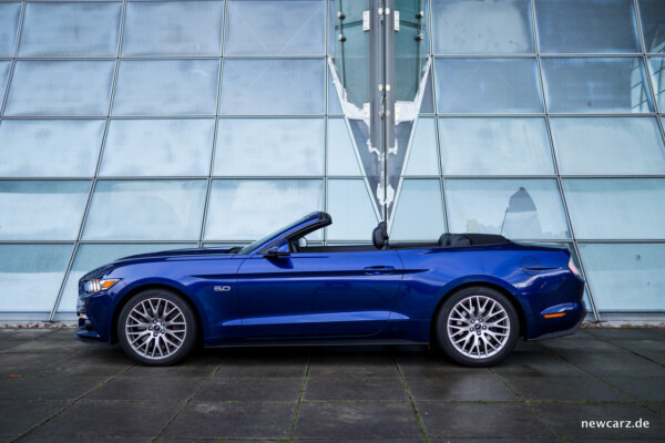 Ford Mustang GT Convertible Seite offen