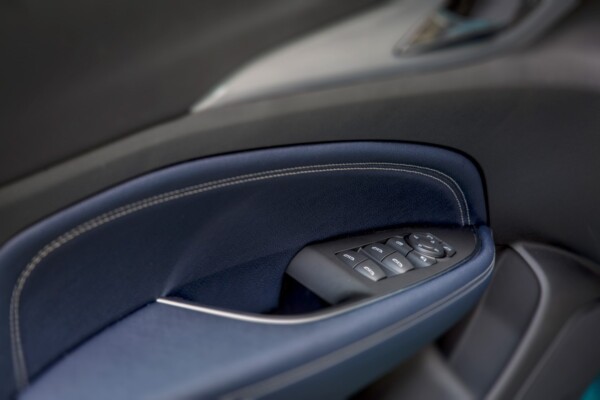 Insignia Ultimate Exclusive Interieur