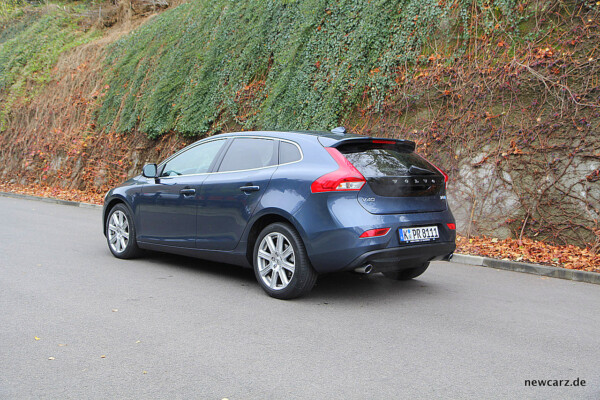 Volvo V40 Facelift schräg hinten