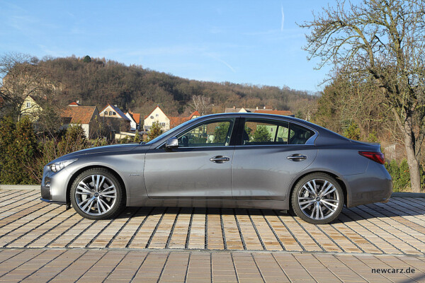 Infiniti Q50S Hybrid Seitenansicht