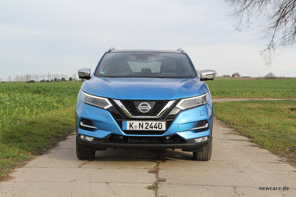 Nissan Qashqai Front tag