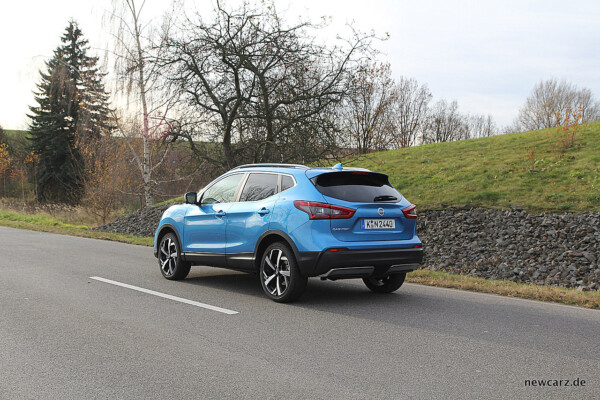 Nissan Qashqai schräg hinten