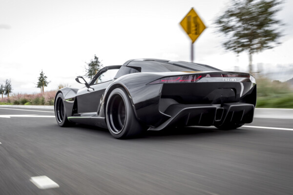 Rezvani Beast Alpha X Blackbird hinten schräg